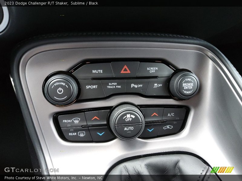 Controls of 2023 Challenger R/T Shaker