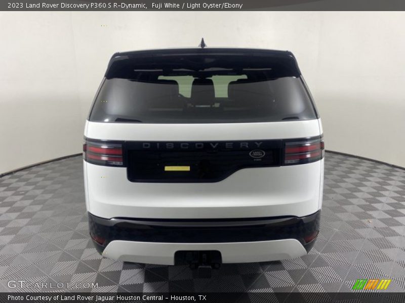 Fuji White / Light Oyster/Ebony 2023 Land Rover Discovery P360 S R-Dynamic