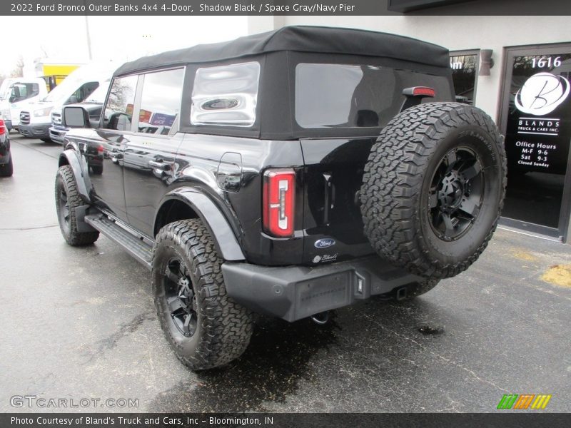 Shadow Black / Space Gray/Navy Pier 2022 Ford Bronco Outer Banks 4x4 4-Door