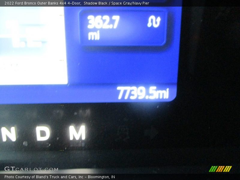 Shadow Black / Space Gray/Navy Pier 2022 Ford Bronco Outer Banks 4x4 4-Door