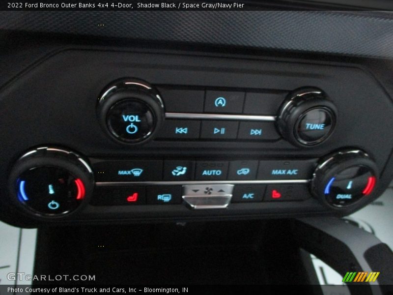 Controls of 2022 Bronco Outer Banks 4x4 4-Door