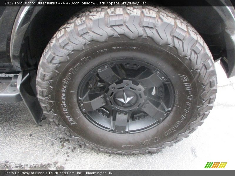 Shadow Black / Space Gray/Navy Pier 2022 Ford Bronco Outer Banks 4x4 4-Door