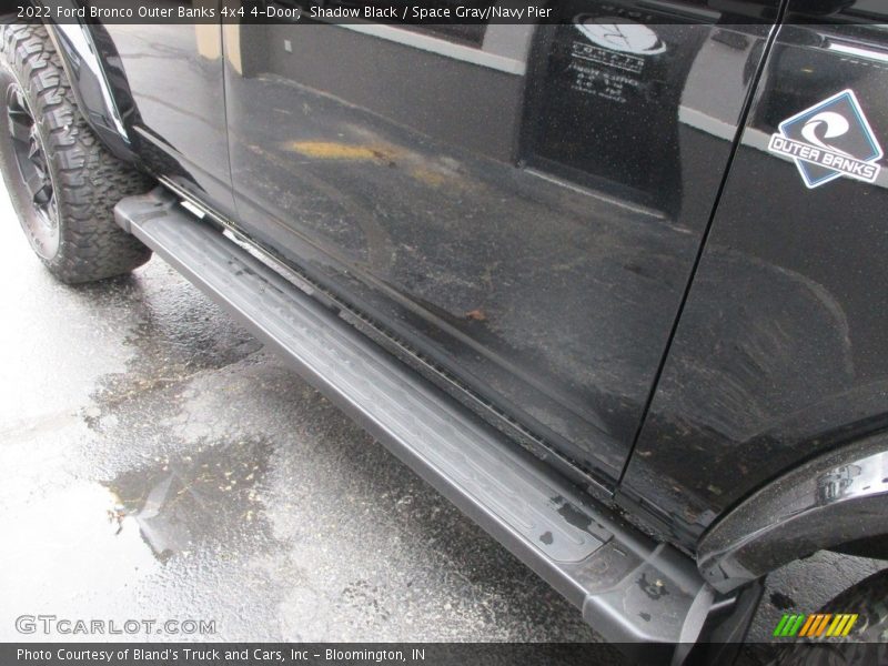 Shadow Black / Space Gray/Navy Pier 2022 Ford Bronco Outer Banks 4x4 4-Door