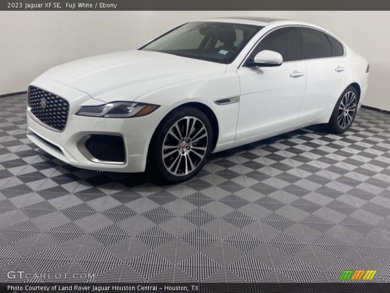  2023 XF SE Fuji White