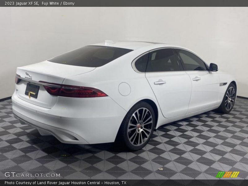 Fuji White / Ebony 2023 Jaguar XF SE