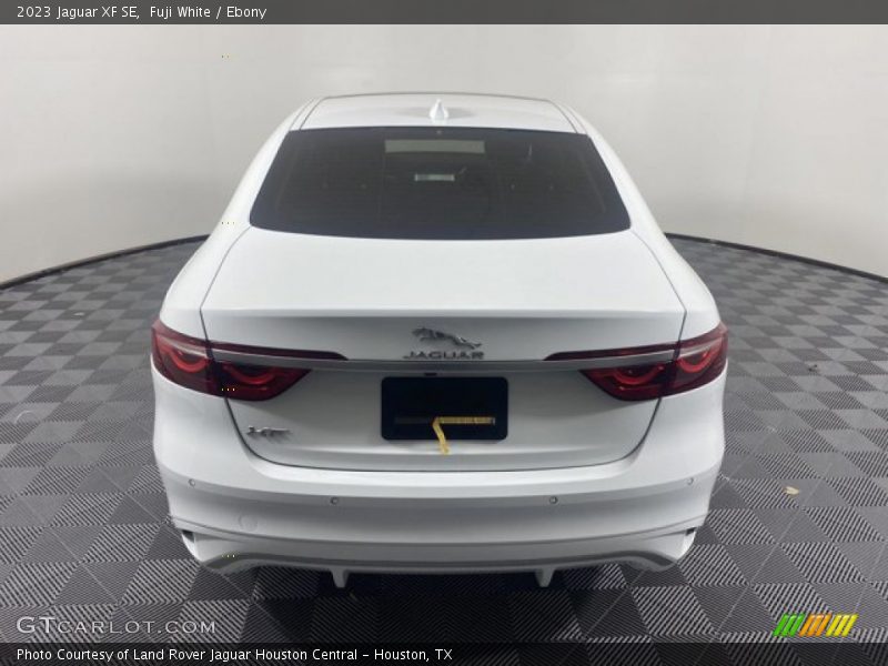 Fuji White / Ebony 2023 Jaguar XF SE