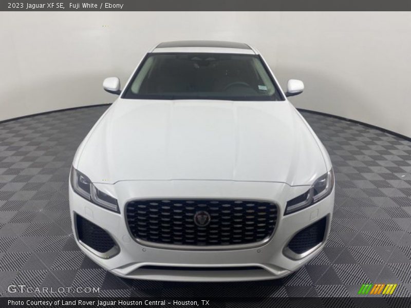 Fuji White / Ebony 2023 Jaguar XF SE
