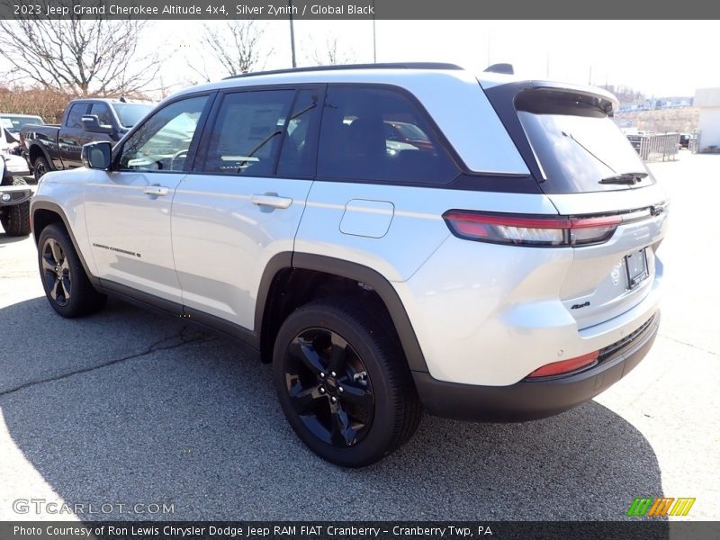 Silver Zynith / Global Black 2023 Jeep Grand Cherokee Altitude 4x4