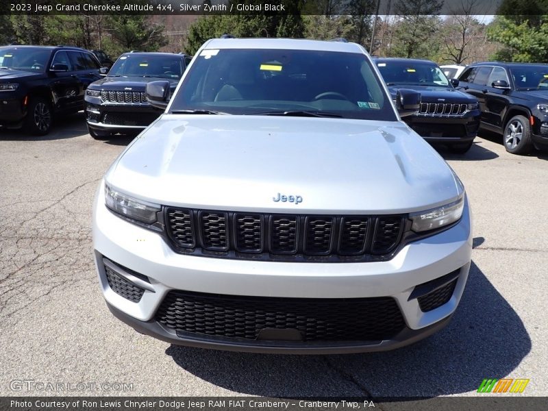 Silver Zynith / Global Black 2023 Jeep Grand Cherokee Altitude 4x4