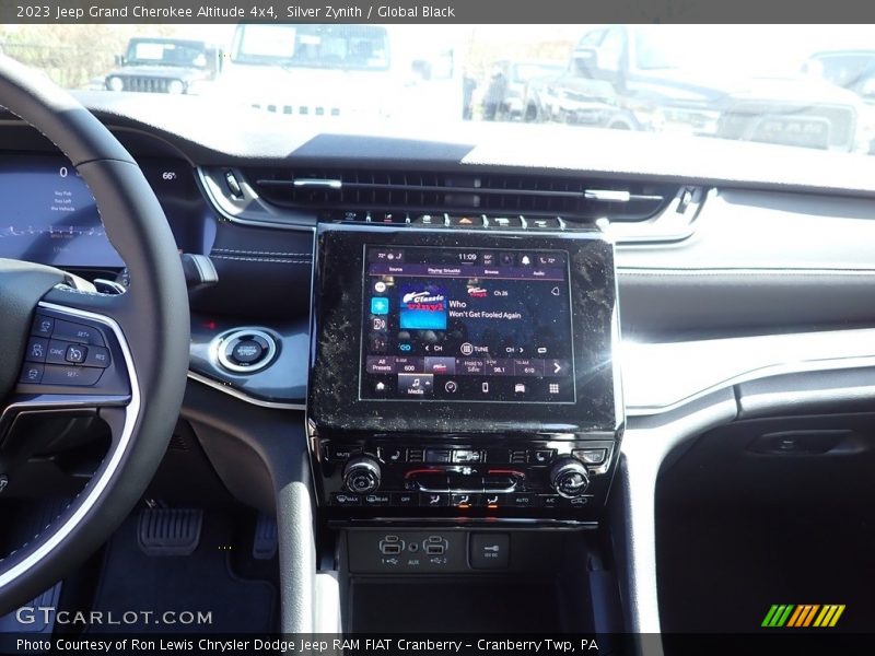 Silver Zynith / Global Black 2023 Jeep Grand Cherokee Altitude 4x4