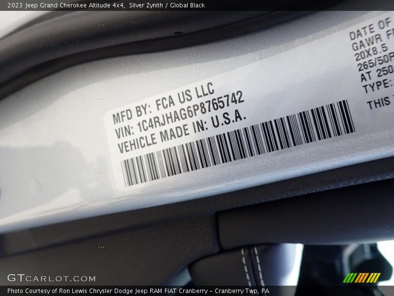 Silver Zynith / Global Black 2023 Jeep Grand Cherokee Altitude 4x4