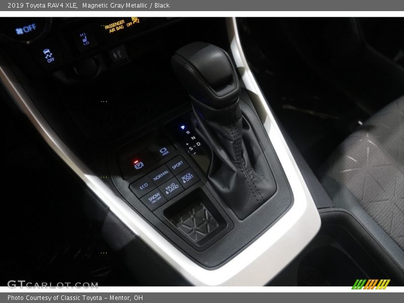 Magnetic Gray Metallic / Black 2019 Toyota RAV4 XLE