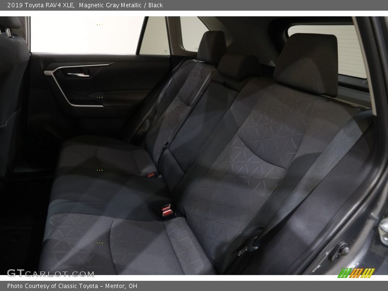 Magnetic Gray Metallic / Black 2019 Toyota RAV4 XLE