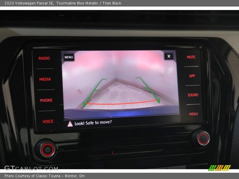 Tourmaline Blue Metallic / Titan Black 2020 Volkswagen Passat SE