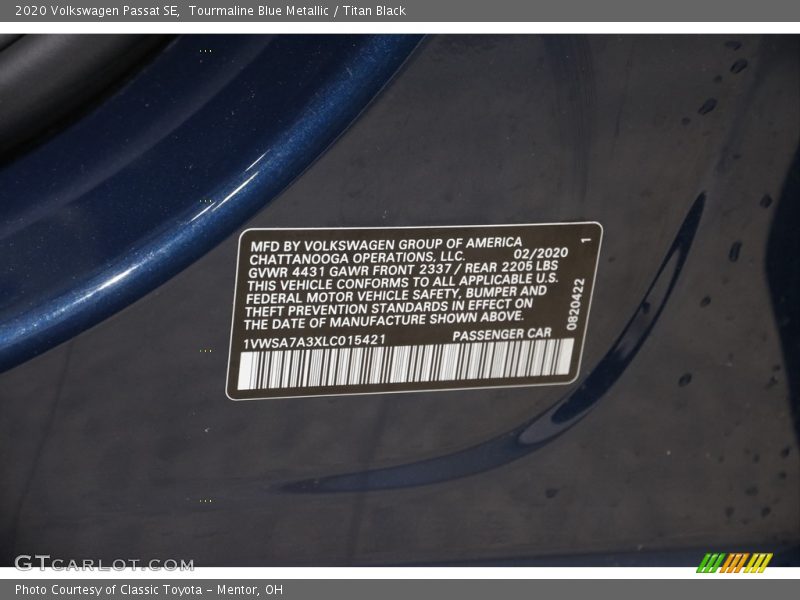 Tourmaline Blue Metallic / Titan Black 2020 Volkswagen Passat SE