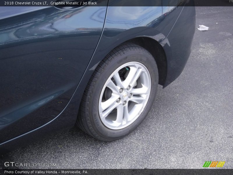 Graphite Metallic / Jet Black 2018 Chevrolet Cruze LT