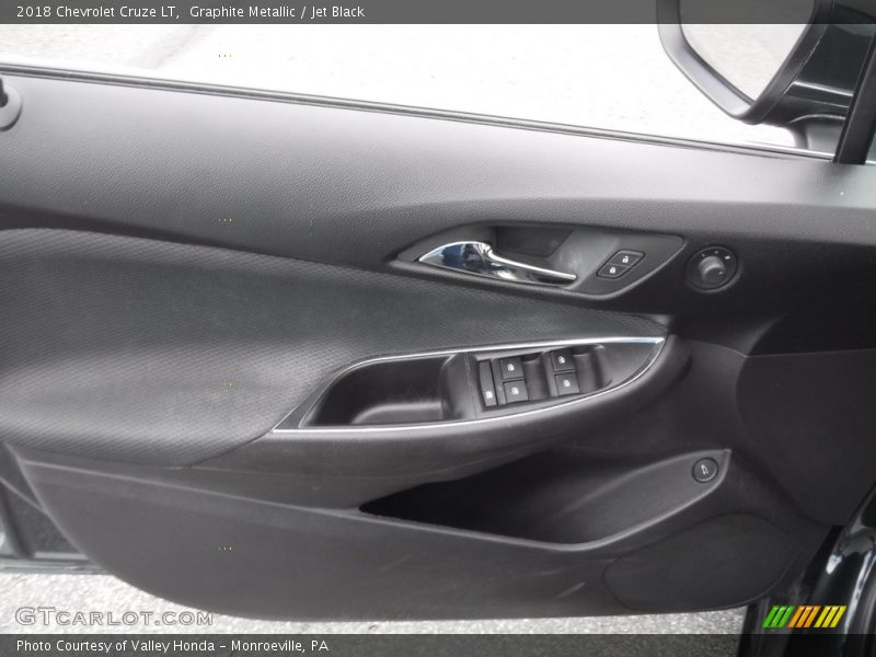 Graphite Metallic / Jet Black 2018 Chevrolet Cruze LT
