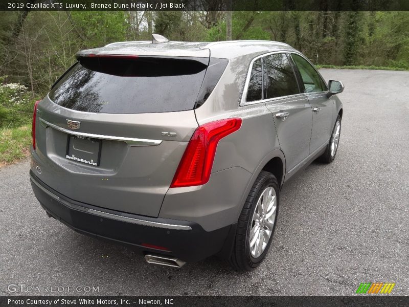 Bronze Dune Metallic / Jet Black 2019 Cadillac XT5 Luxury