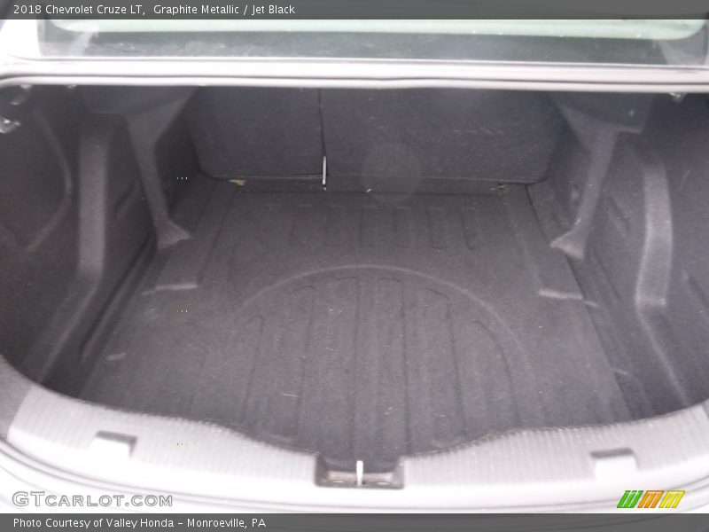 Graphite Metallic / Jet Black 2018 Chevrolet Cruze LT