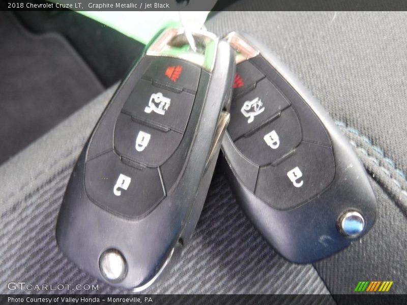 Graphite Metallic / Jet Black 2018 Chevrolet Cruze LT