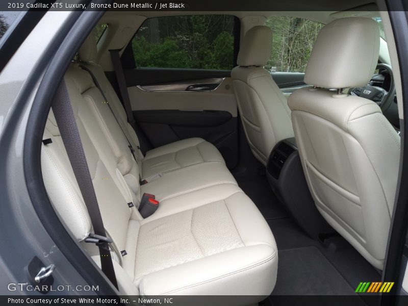 Bronze Dune Metallic / Jet Black 2019 Cadillac XT5 Luxury