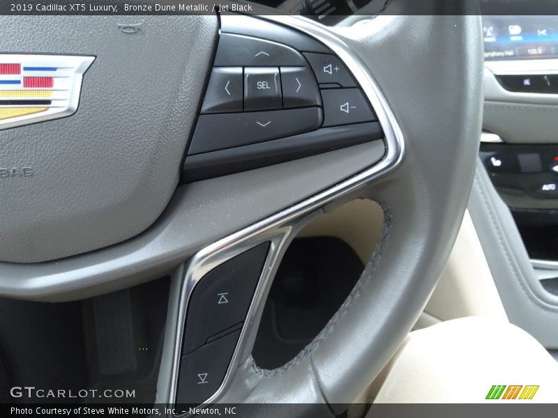 Bronze Dune Metallic / Jet Black 2019 Cadillac XT5 Luxury