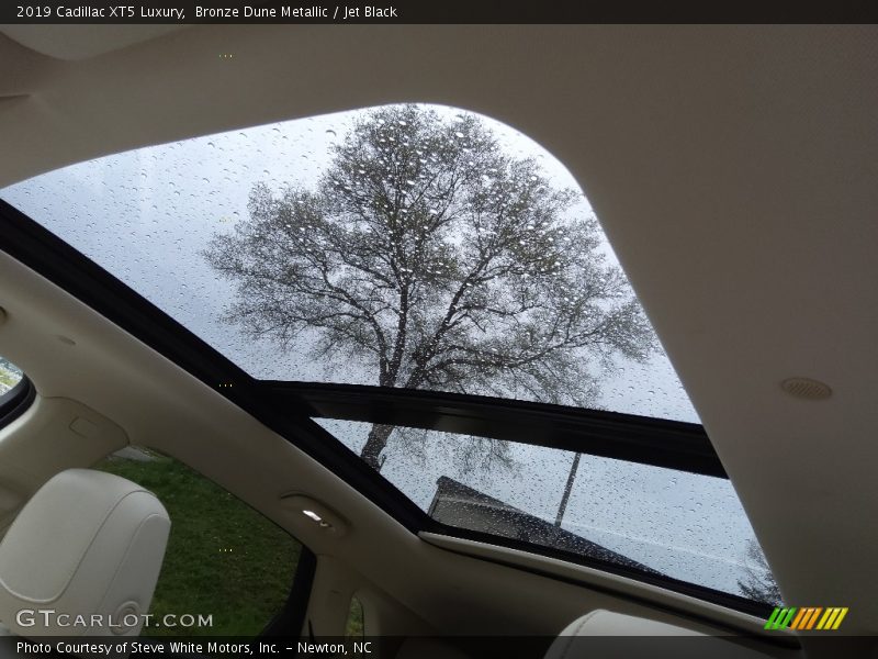 Bronze Dune Metallic / Jet Black 2019 Cadillac XT5 Luxury