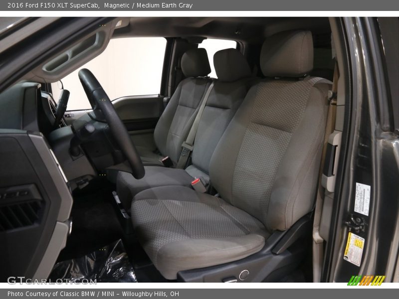 Magnetic / Medium Earth Gray 2016 Ford F150 XLT SuperCab