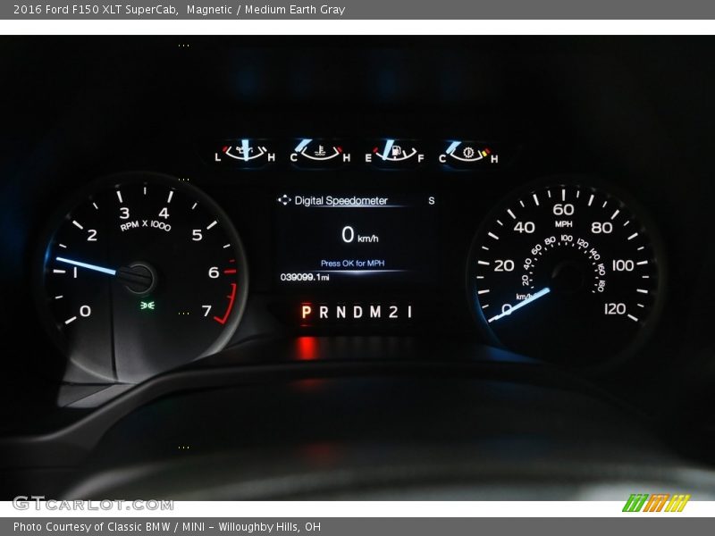 Magnetic / Medium Earth Gray 2016 Ford F150 XLT SuperCab