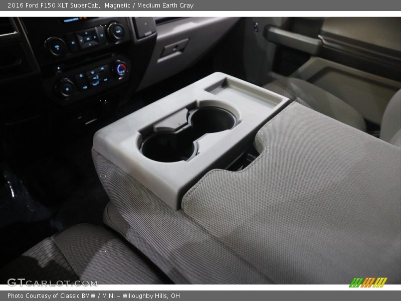 Magnetic / Medium Earth Gray 2016 Ford F150 XLT SuperCab