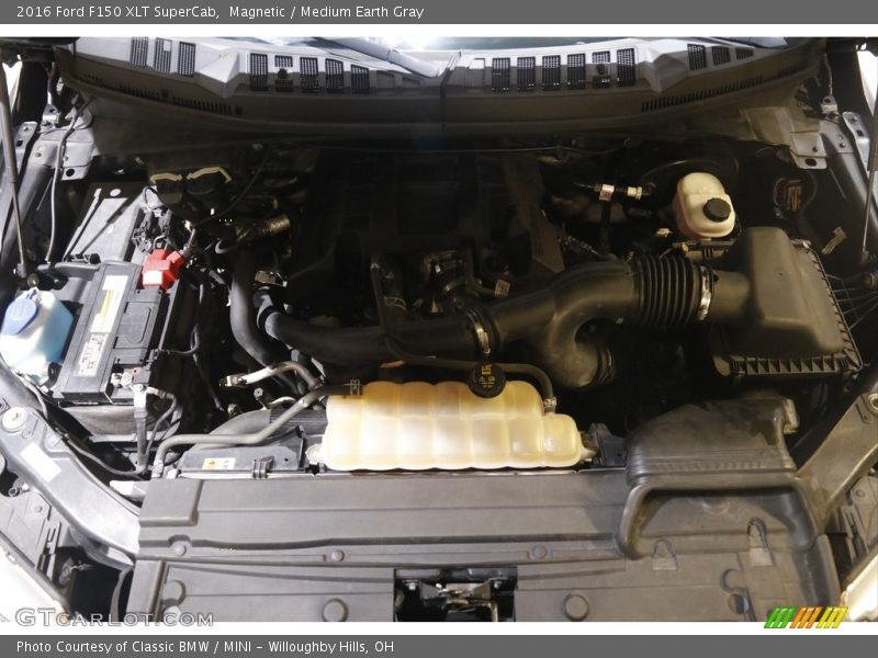 Magnetic / Medium Earth Gray 2016 Ford F150 XLT SuperCab