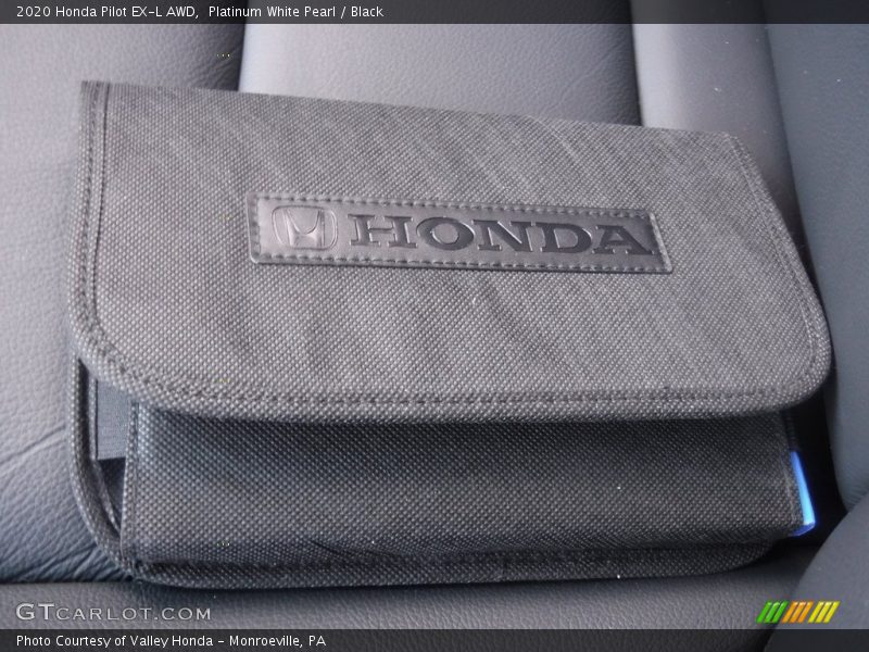 Platinum White Pearl / Black 2020 Honda Pilot EX-L AWD