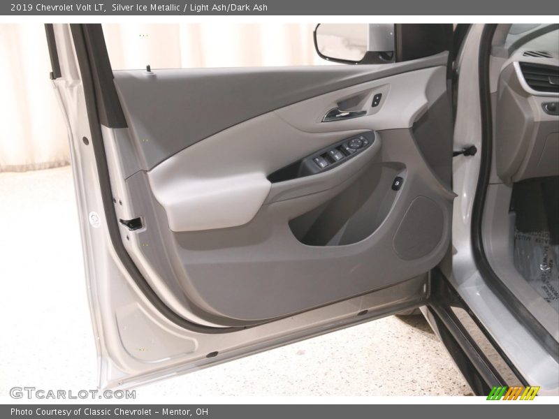 Silver Ice Metallic / Light Ash/Dark Ash 2019 Chevrolet Volt LT