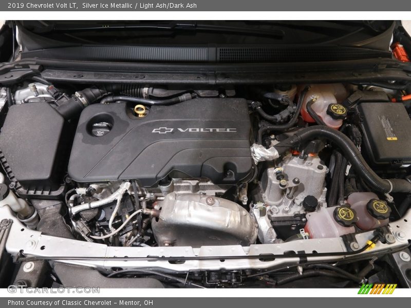 Silver Ice Metallic / Light Ash/Dark Ash 2019 Chevrolet Volt LT
