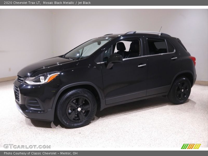 Mosaic Black Metallic / Jet Black 2020 Chevrolet Trax LT