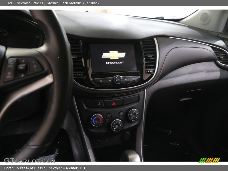 Mosaic Black Metallic / Jet Black 2020 Chevrolet Trax LT