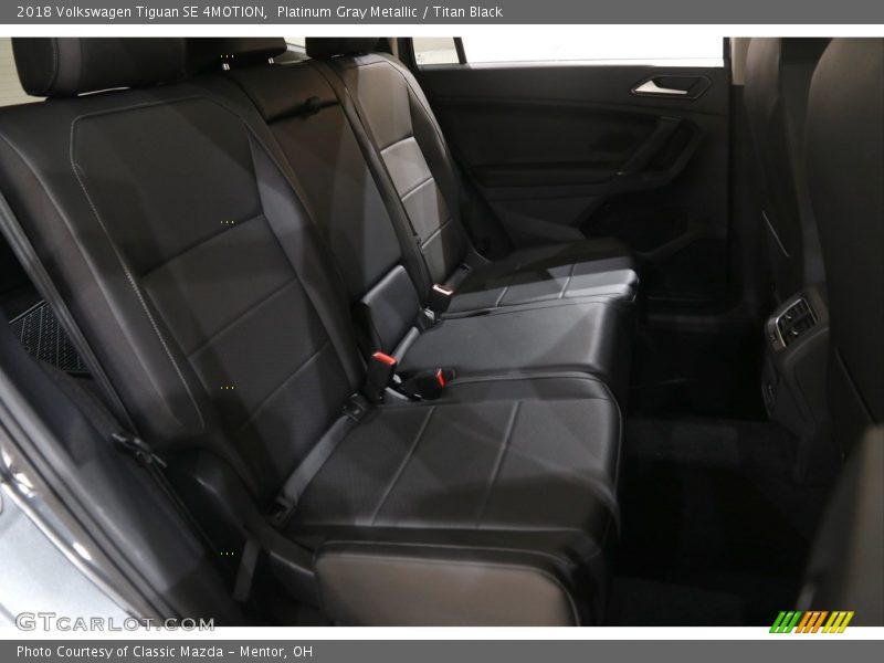 Platinum Gray Metallic / Titan Black 2018 Volkswagen Tiguan SE 4MOTION