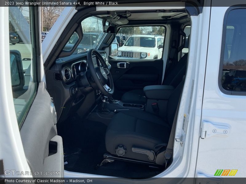 Bright White / Black 2023 Jeep Wrangler Unlimited Sahara 4x4