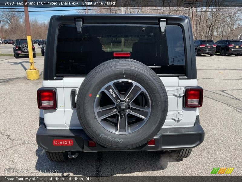 Bright White / Black 2023 Jeep Wrangler Unlimited Sahara 4x4