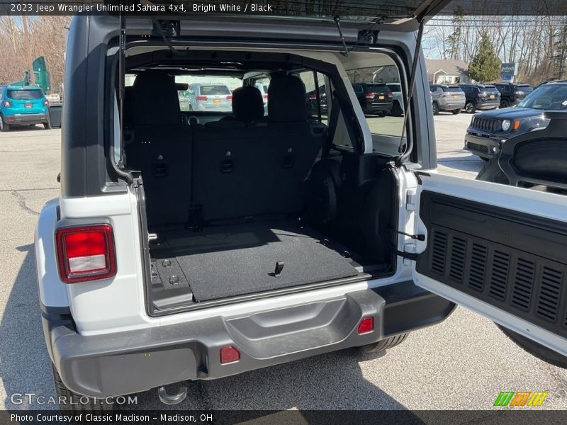 Bright White / Black 2023 Jeep Wrangler Unlimited Sahara 4x4