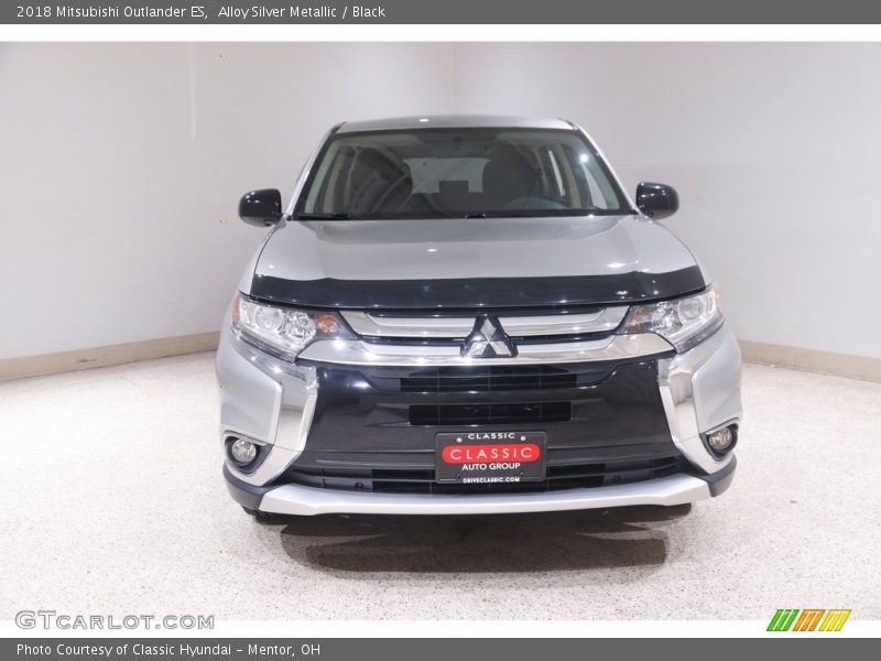 Alloy Silver Metallic / Black 2018 Mitsubishi Outlander ES