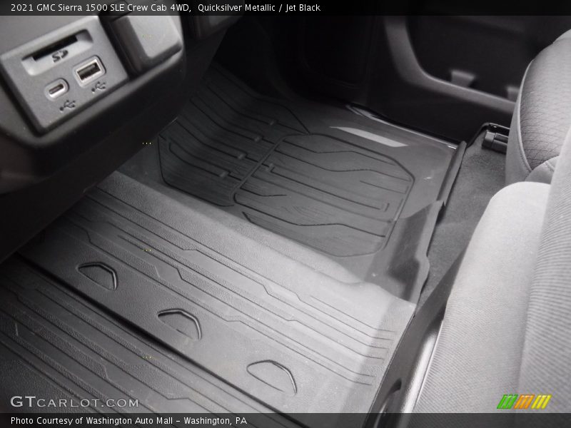 Quicksilver Metallic / Jet Black 2021 GMC Sierra 1500 SLE Crew Cab 4WD