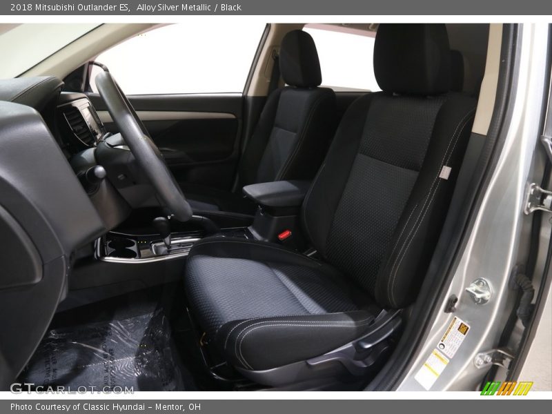 Alloy Silver Metallic / Black 2018 Mitsubishi Outlander ES
