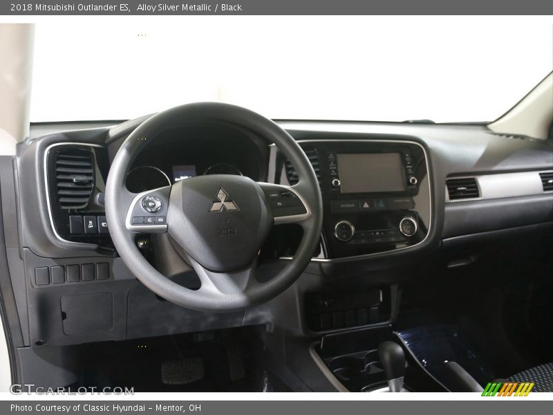 Alloy Silver Metallic / Black 2018 Mitsubishi Outlander ES