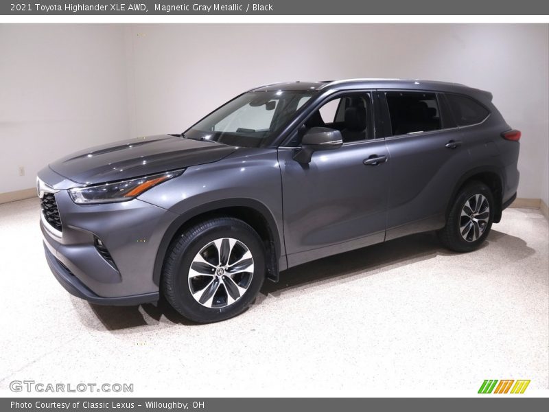 Magnetic Gray Metallic / Black 2021 Toyota Highlander XLE AWD