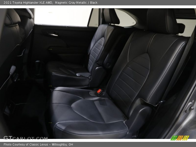 Magnetic Gray Metallic / Black 2021 Toyota Highlander XLE AWD