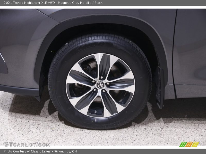 Magnetic Gray Metallic / Black 2021 Toyota Highlander XLE AWD