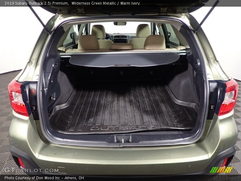 Wilderness Green Metallic / Warm Ivory 2019 Subaru Outback 2.5i Premium