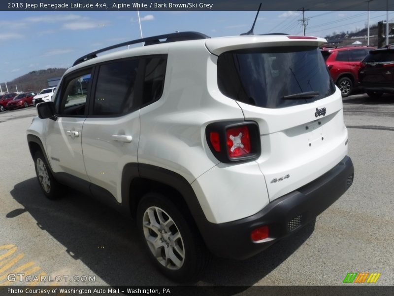 Alpine White / Bark Brown/Ski Grey 2016 Jeep Renegade Latitude 4x4