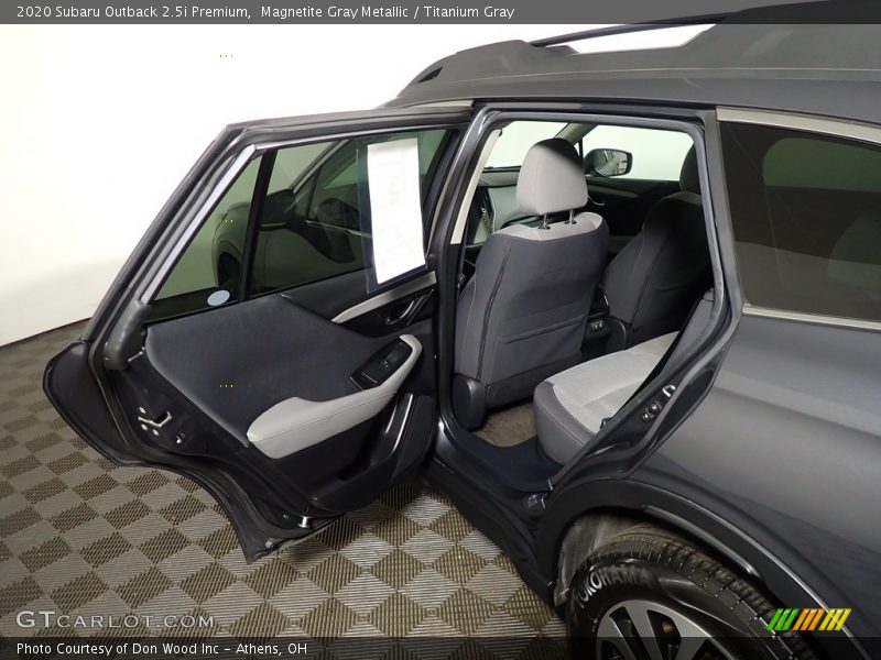 Magnetite Gray Metallic / Titanium Gray 2020 Subaru Outback 2.5i Premium